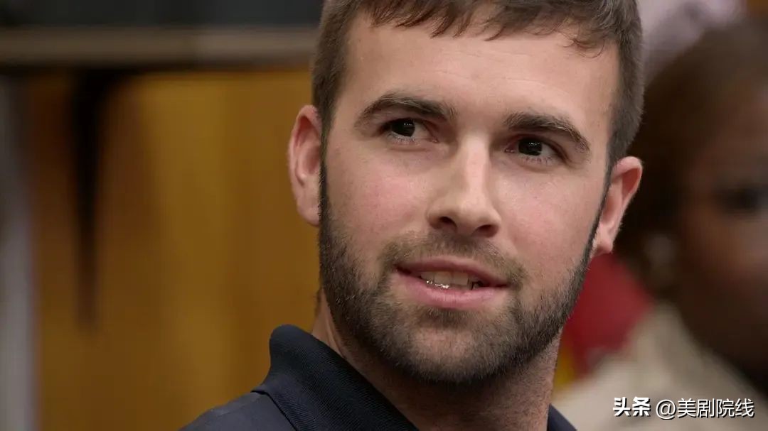 刚播出一集就拿下9.4分,一集拿下艾美奖