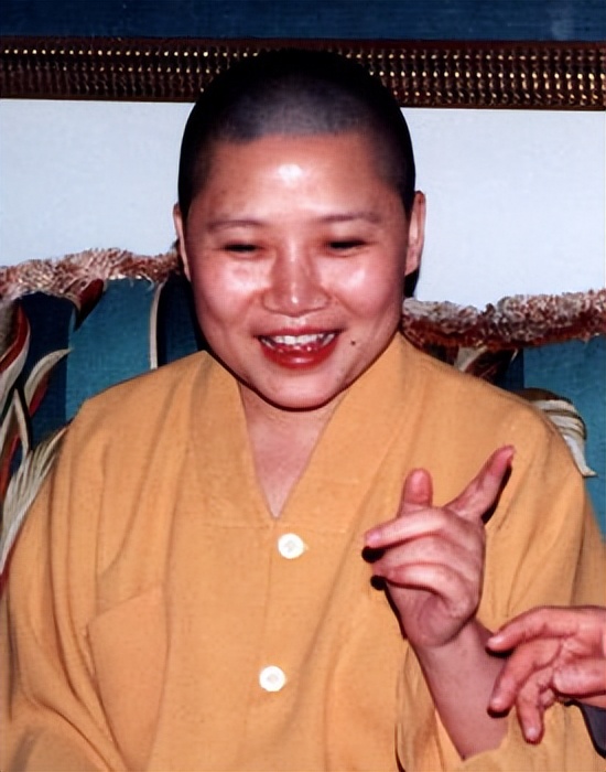 54岁李娜出家前视频,李娜52岁