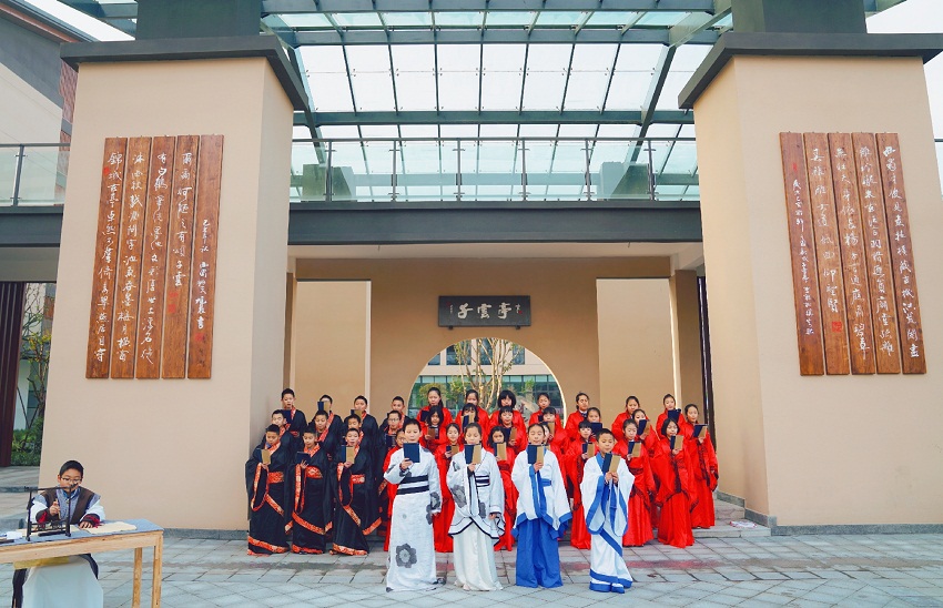 成都武侯外国语学校2022招生简章,2022年成都电子信息学校招生简章