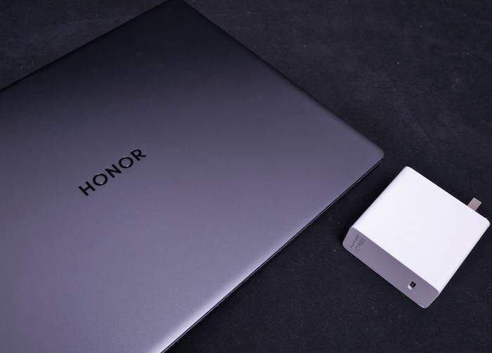 用一句话形容荣耀magicbookv14,2022款和2022款荣耀magicbook14