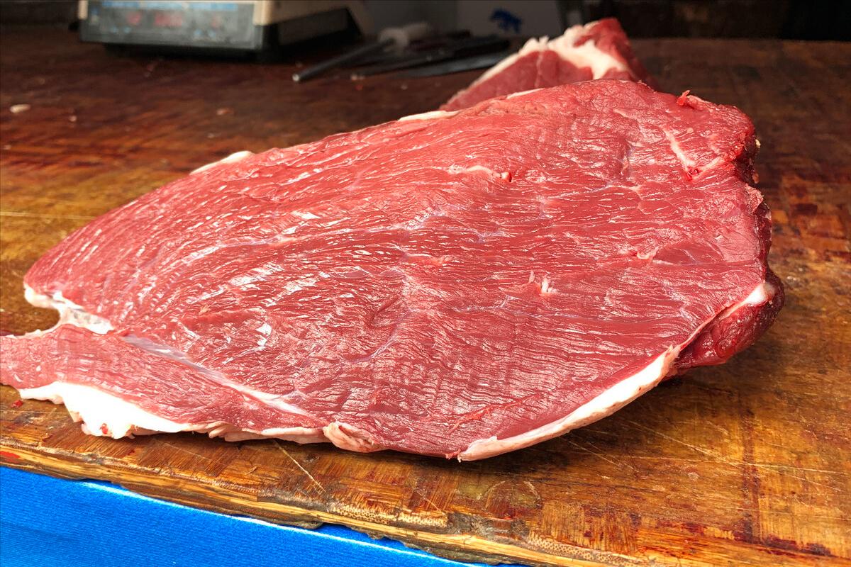 80多老年人骨质疏松骨折怎么治疗,老年人摔了一跤腿大筋疼