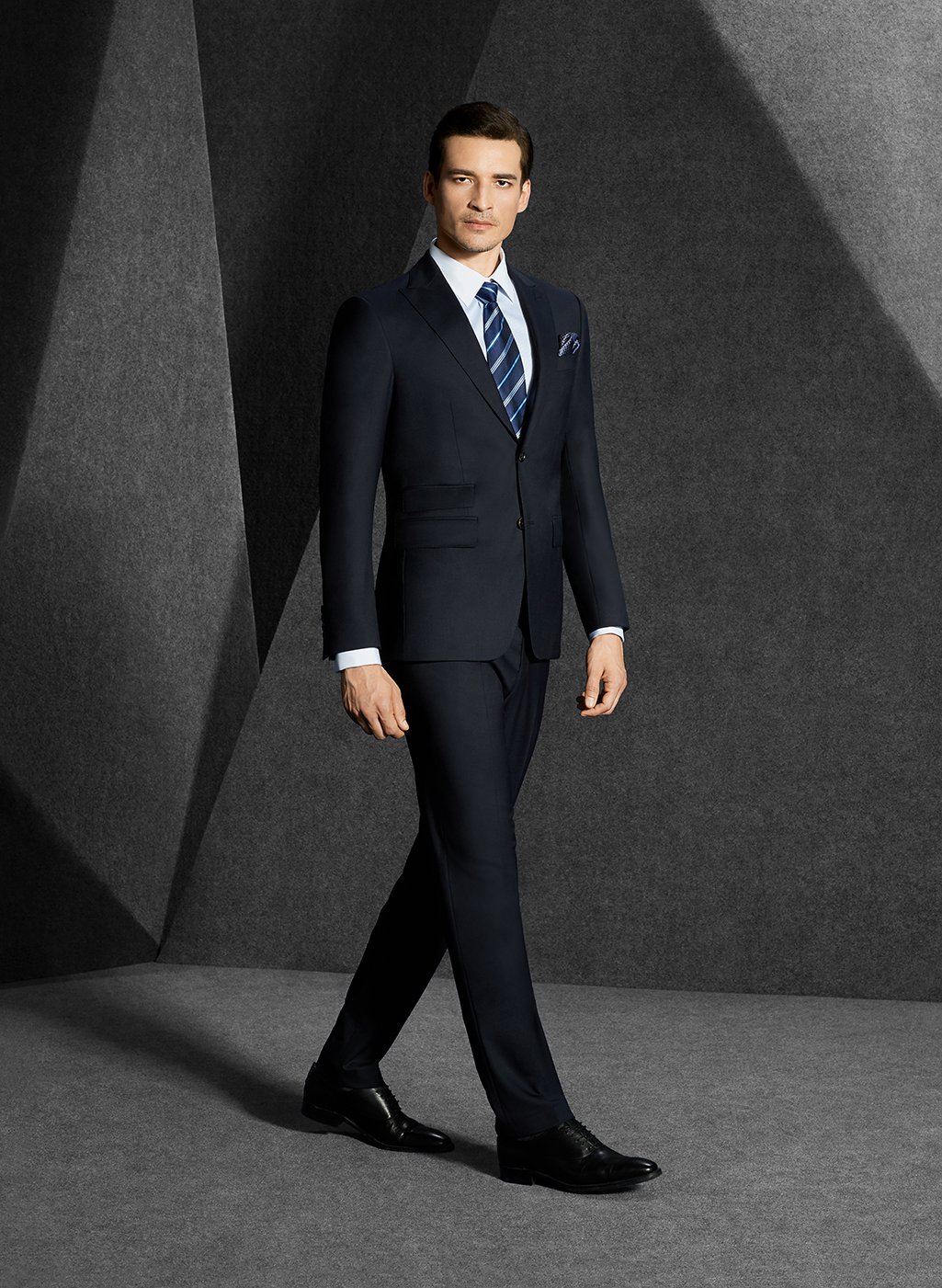 成都定制职业西服,成都西装工作服定制品牌前十名