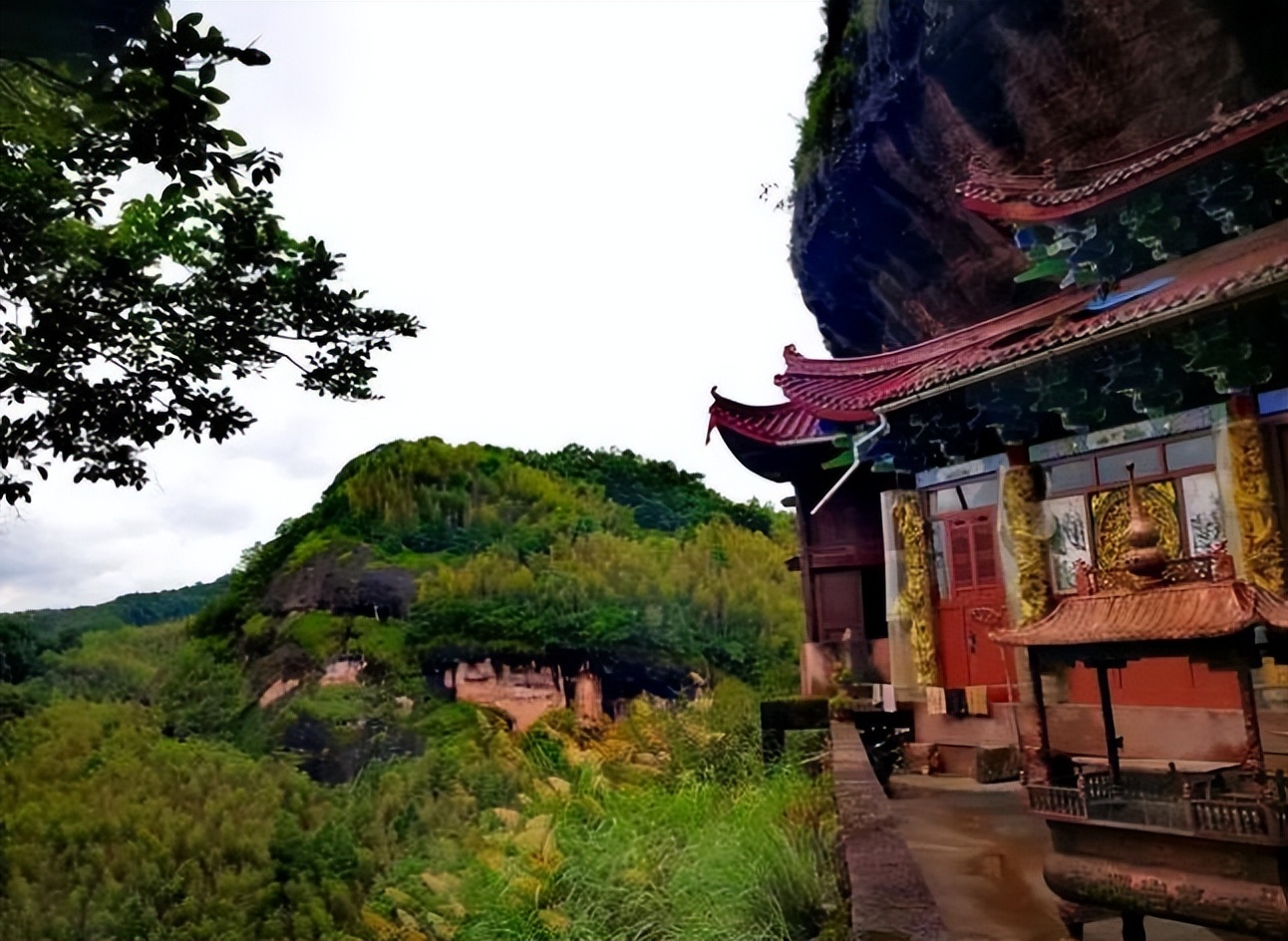 此生必打卡的最美十二县城,中国最令人向往的10个旅游小城市