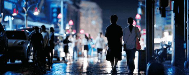 他拍下长沙男男女女，暗流涌动的一夜