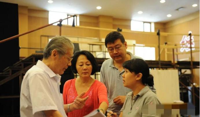 梁冠华的妻子唐烨的个人资料,演员梁冠华妻子唐烨简历