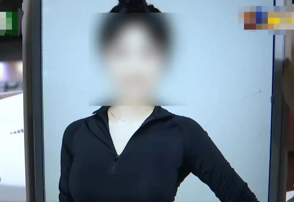 *拍偷**意淫女学员,教练为看*处私**剪开女学员裆部,健身乱象何时休!