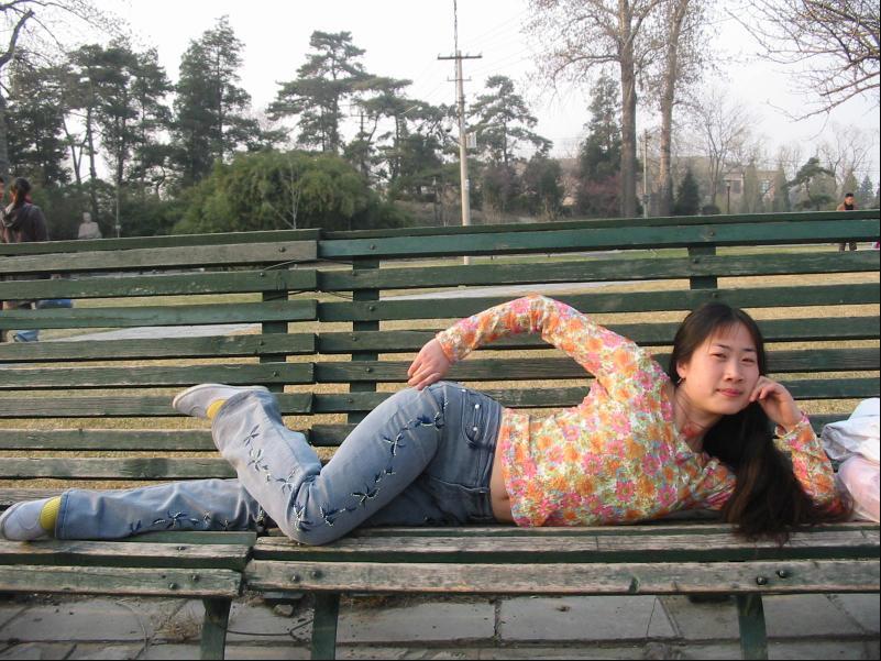 21年前芙蓉姐姐举止夸张被指低俗,曾扬言嫁给王宝强,如今怎样了