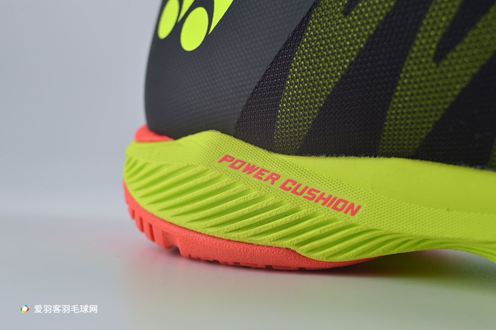 尤尼克斯羽毛球鞋林丹款17款,尤尼克斯林丹cfz二代
