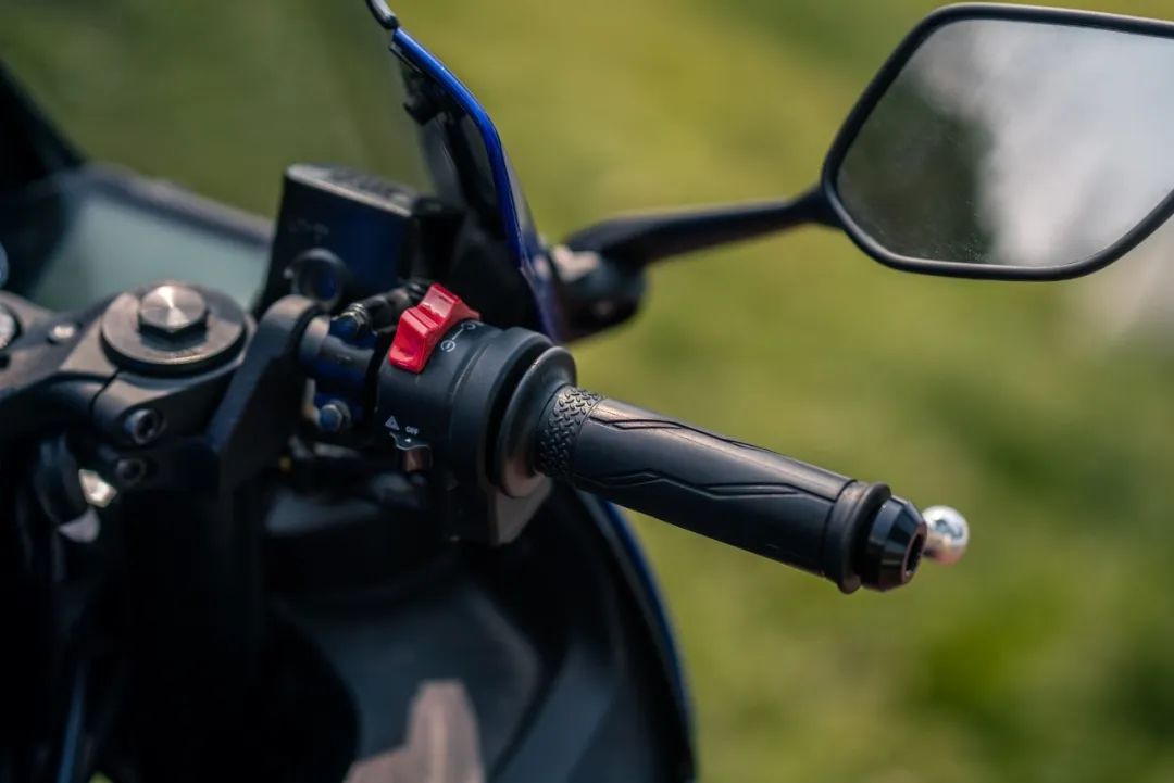 新款雅马哈yzfr3怎么样,雅马哈YZF-R25测评