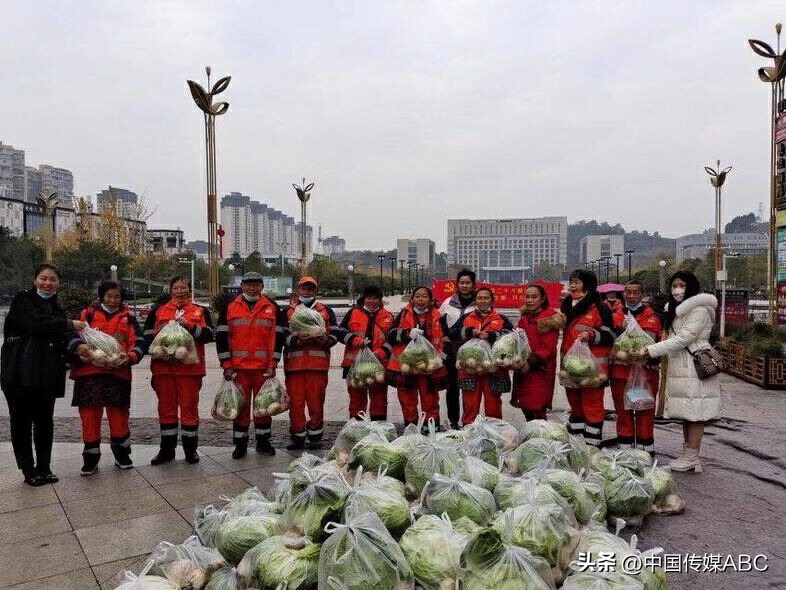 爱心蔬菜送环卫工,感恩蔬菜温暖环卫工人心