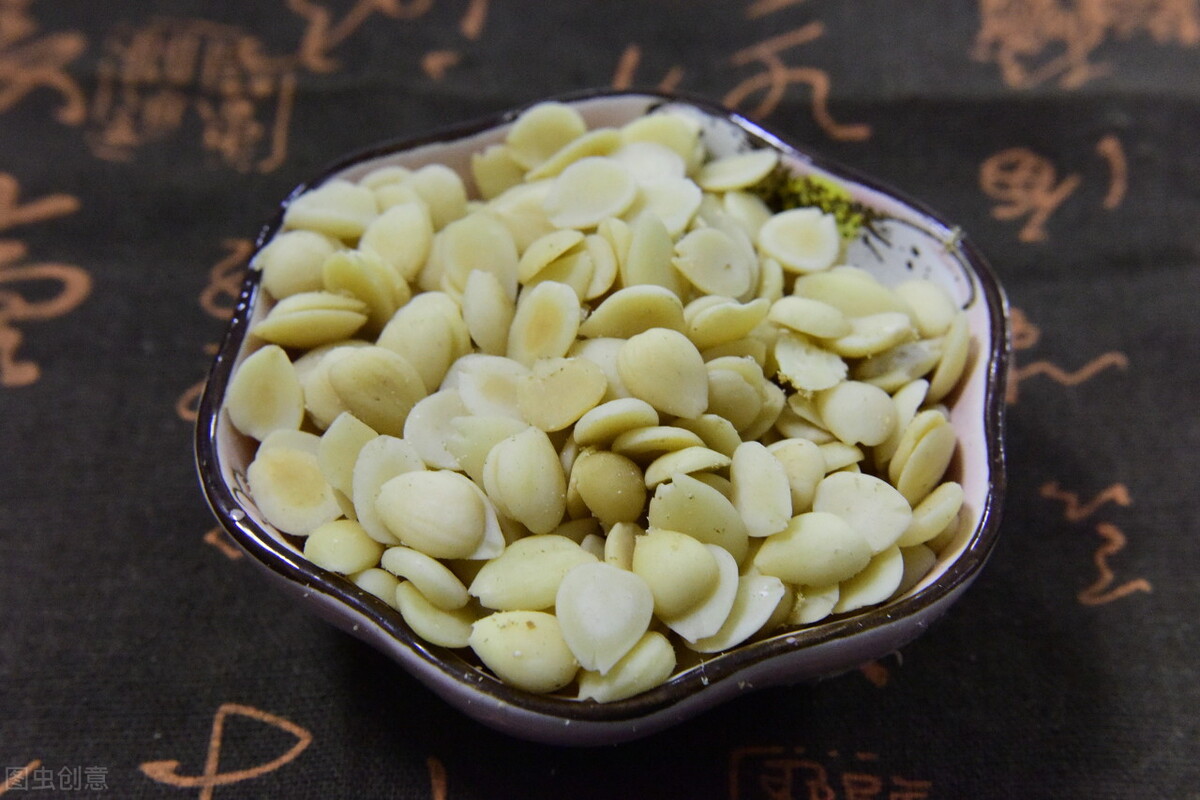 夏天喝温水祛湿气吗,夏天脾胃虚寒的人泡什么喝