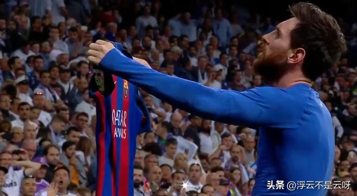 从小立志成为足球界最伟大的球员,出生贫寒17岁却成为足球界的传奇