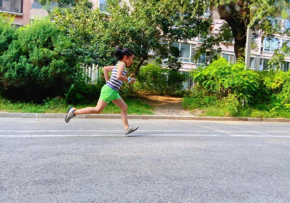 儿童春天长高计划突破十厘米,10-15岁孩子长高方法最基本动作