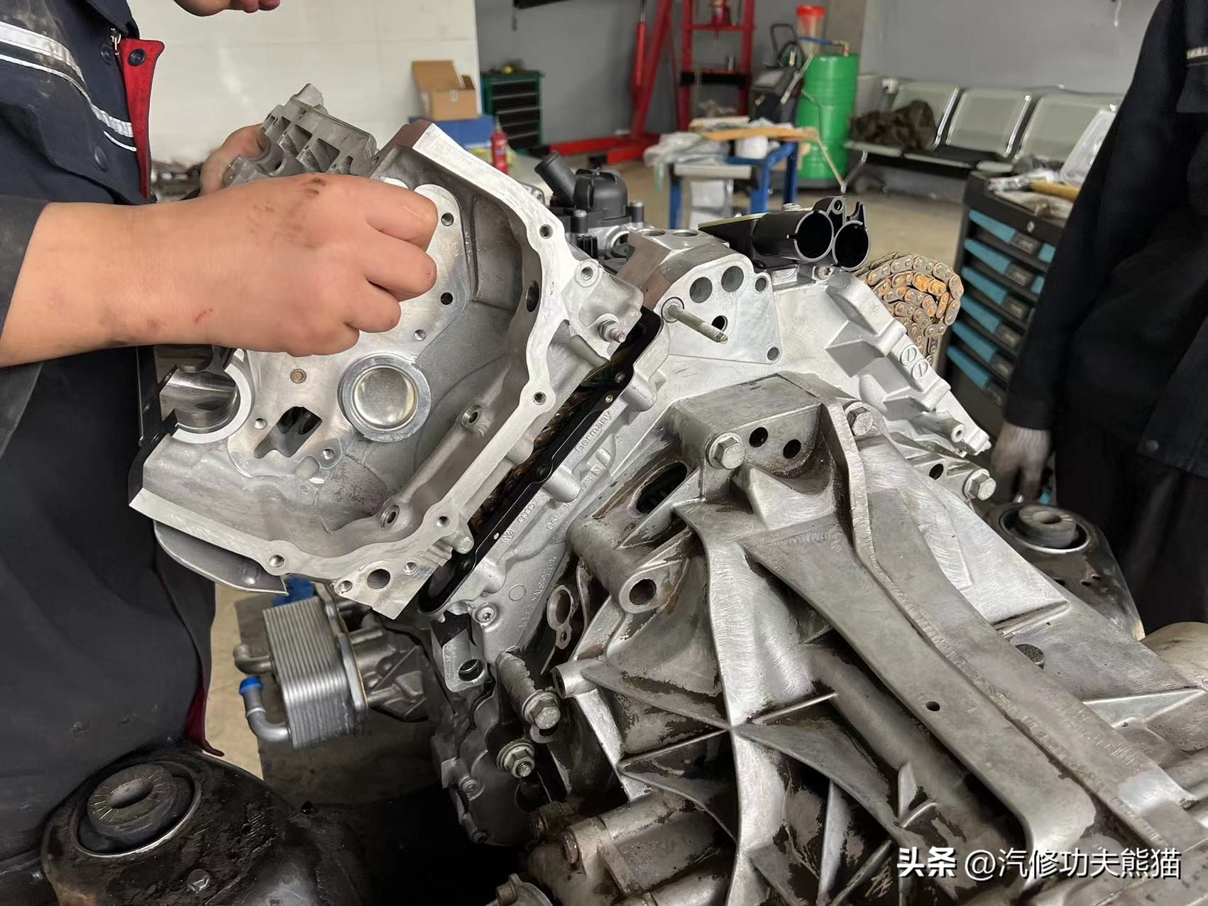 翻新60年前的奥迪,老车翻新奥迪a6发动机