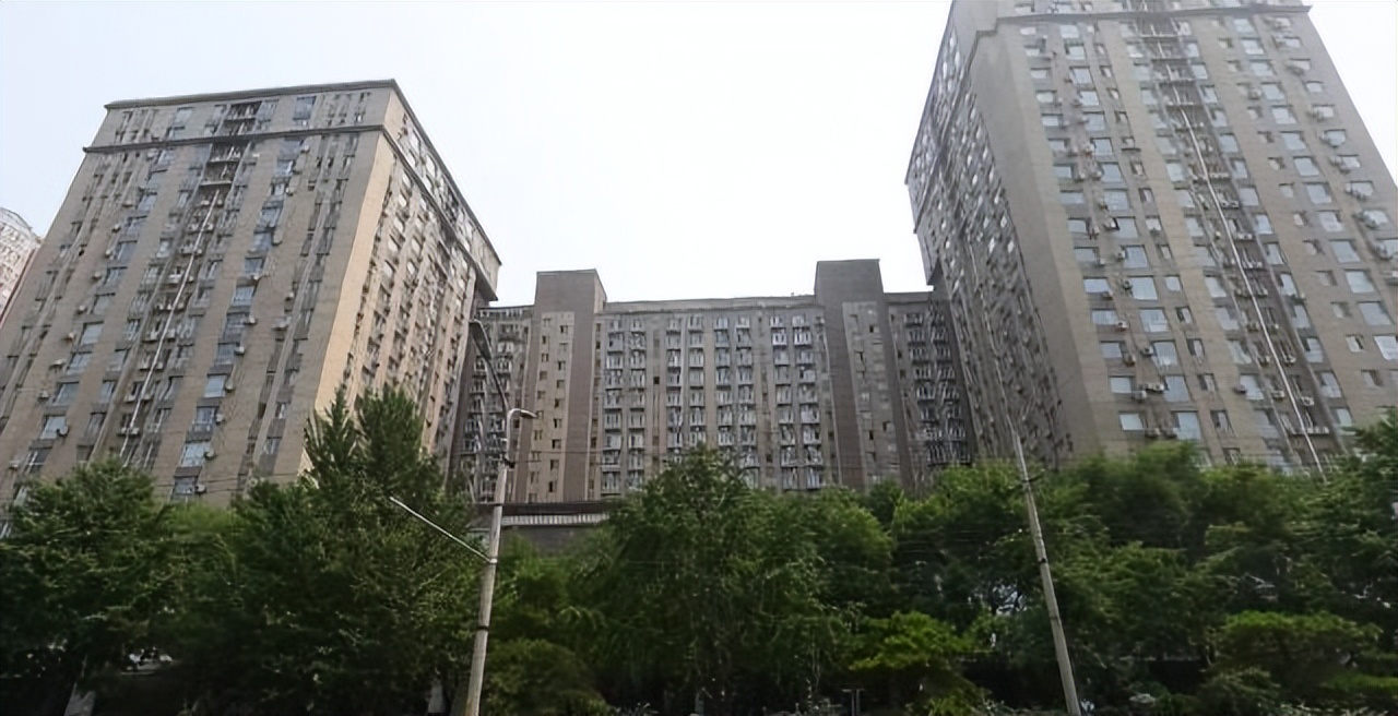 让银行损失5亿的*局骗**：富商花2万伪造金缕玉衣，5位专家估值24亿