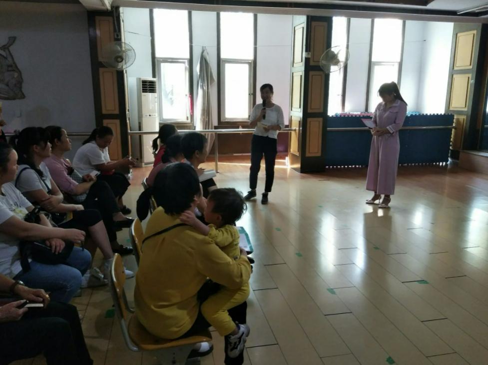 请倒数第一家长发言完整版,请倒数第一名家长发言后续