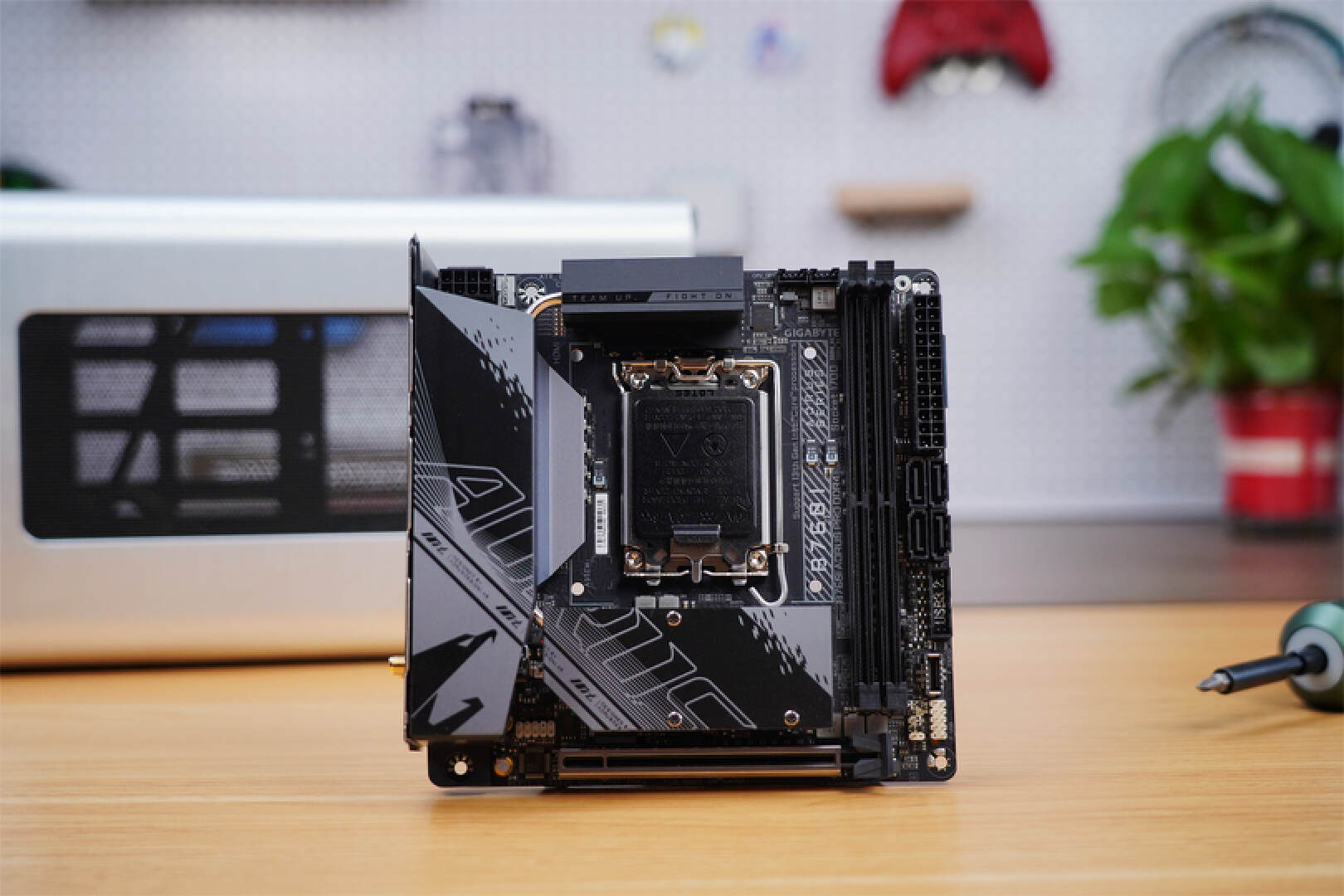 技嘉b760i迷你雕用什么散热器,技嘉b760小雕主板配13代i5