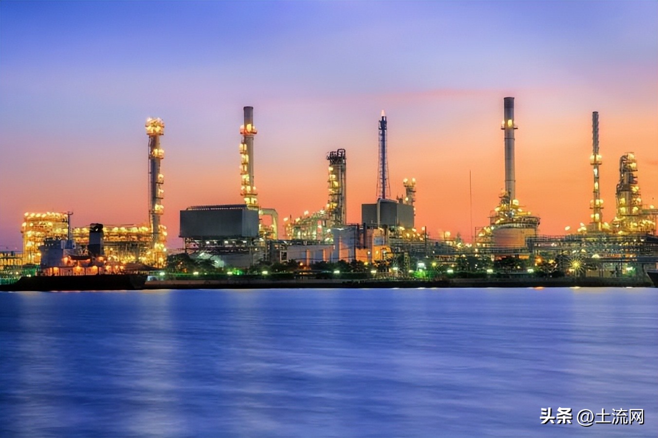 沙特是一个国家还是一个城市,沙特首都跟迪拜是一个国家吗