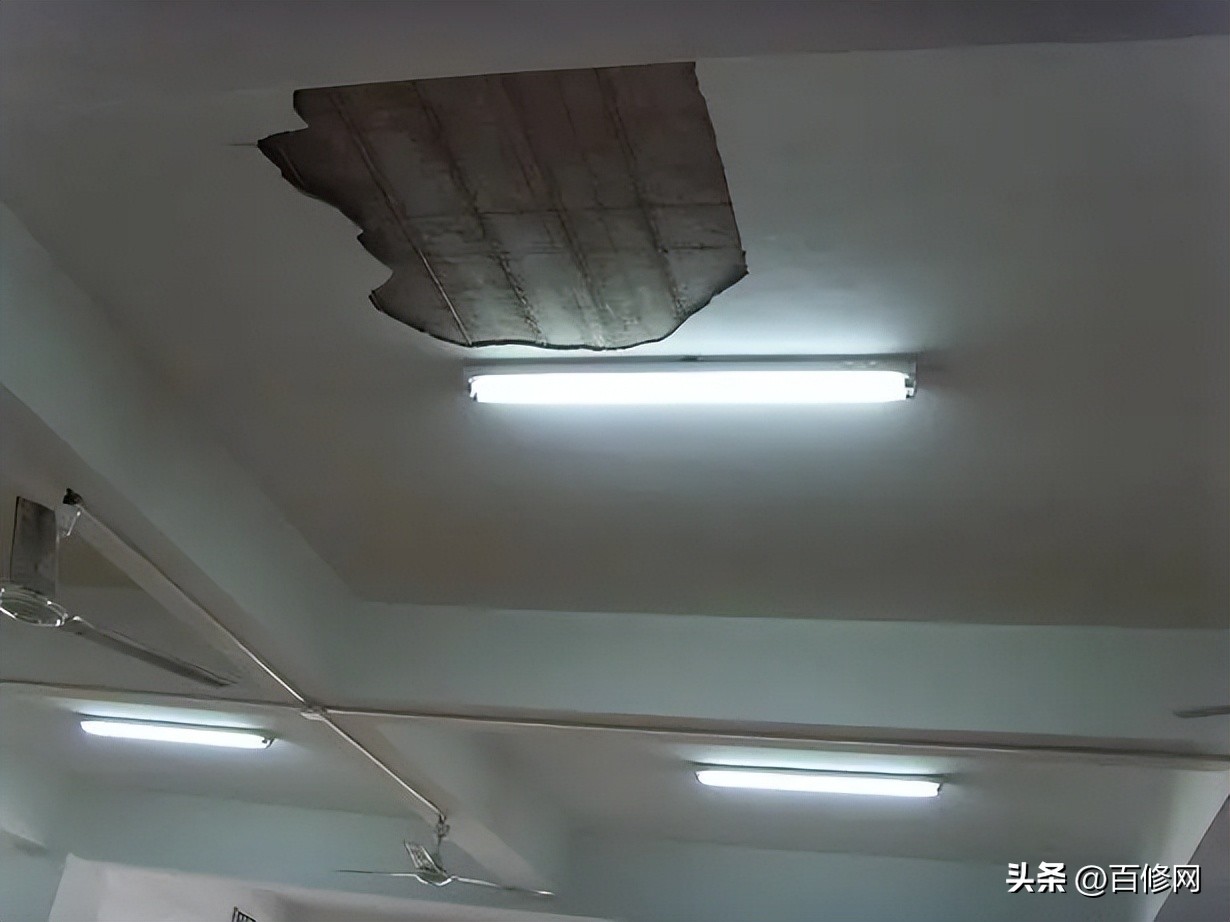 天花板大面积墙皮脱落是什么原因,天花板渗水墙皮掉落