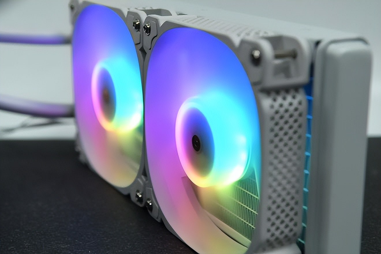 技嘉b760m电竞小雕是丐版吗,技嘉b760ddr4小雕评测