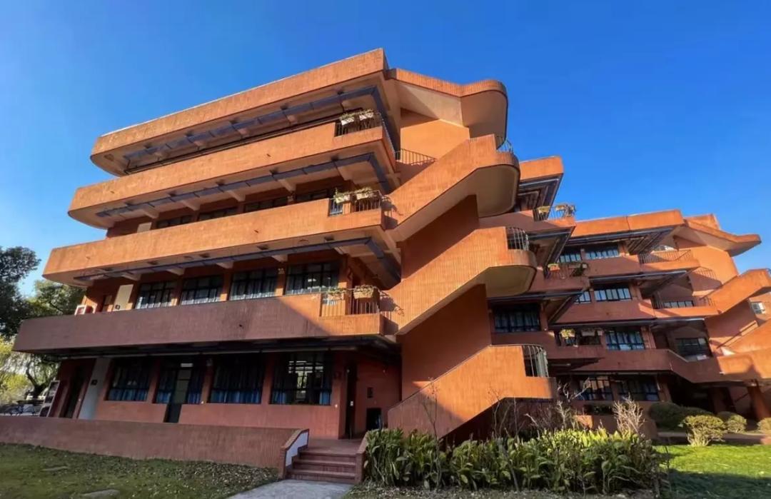 上海交通大学MBA，985院校，拥有全国顶尖生源