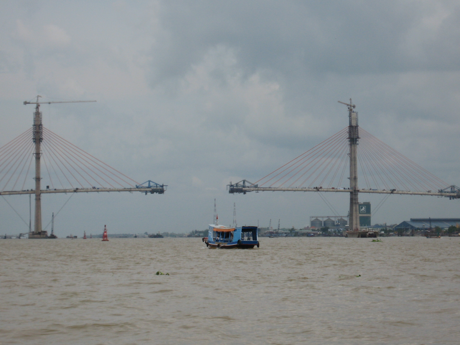 以前的西贡市和现在的胡志明市 (柬埔寨西贡和越南西贡)