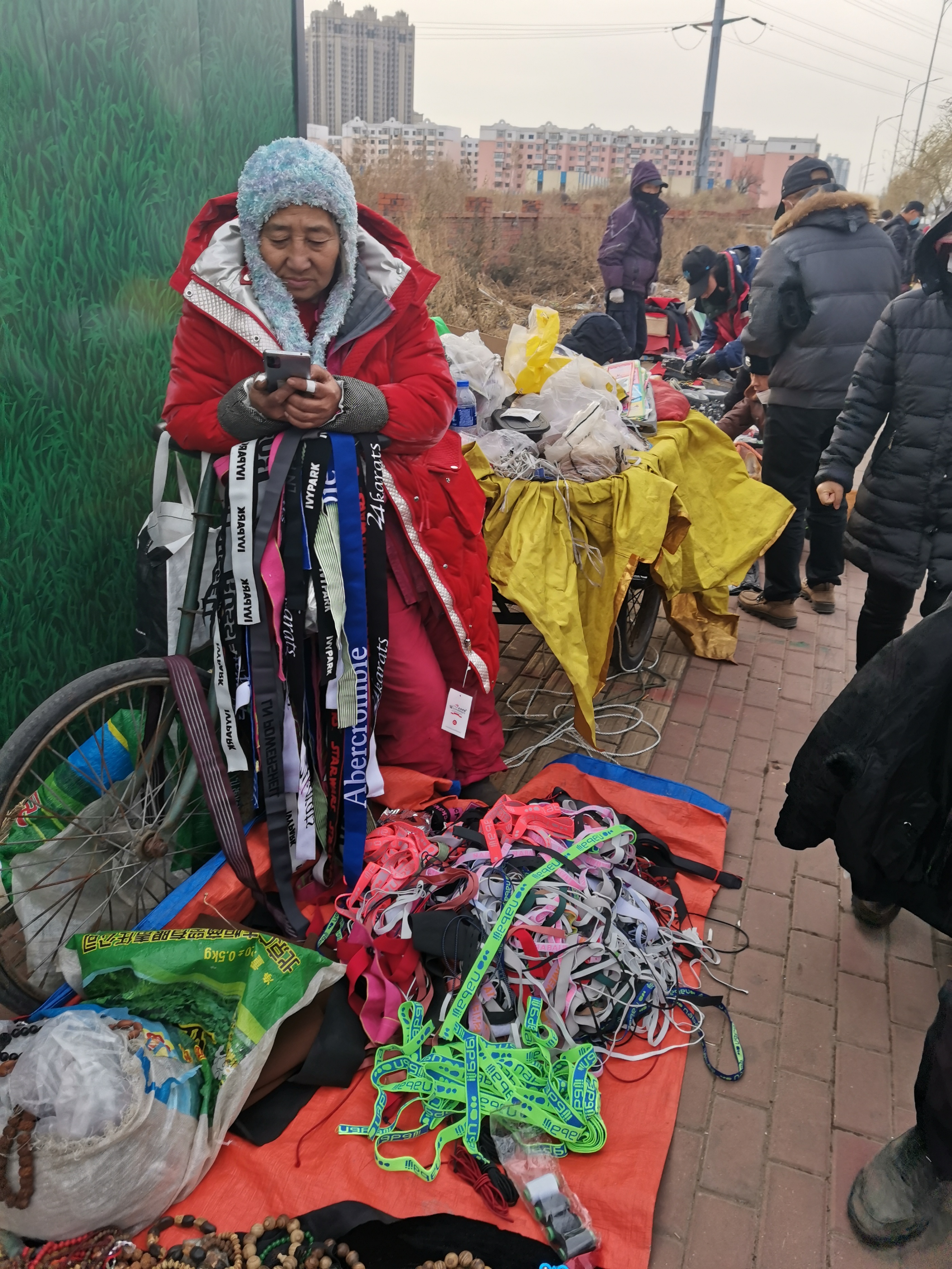 周末逛旧货市场,哈尔滨二手家具旧货市场在哪里