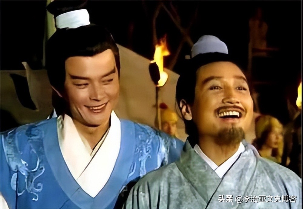 专门坑老同学的周郎