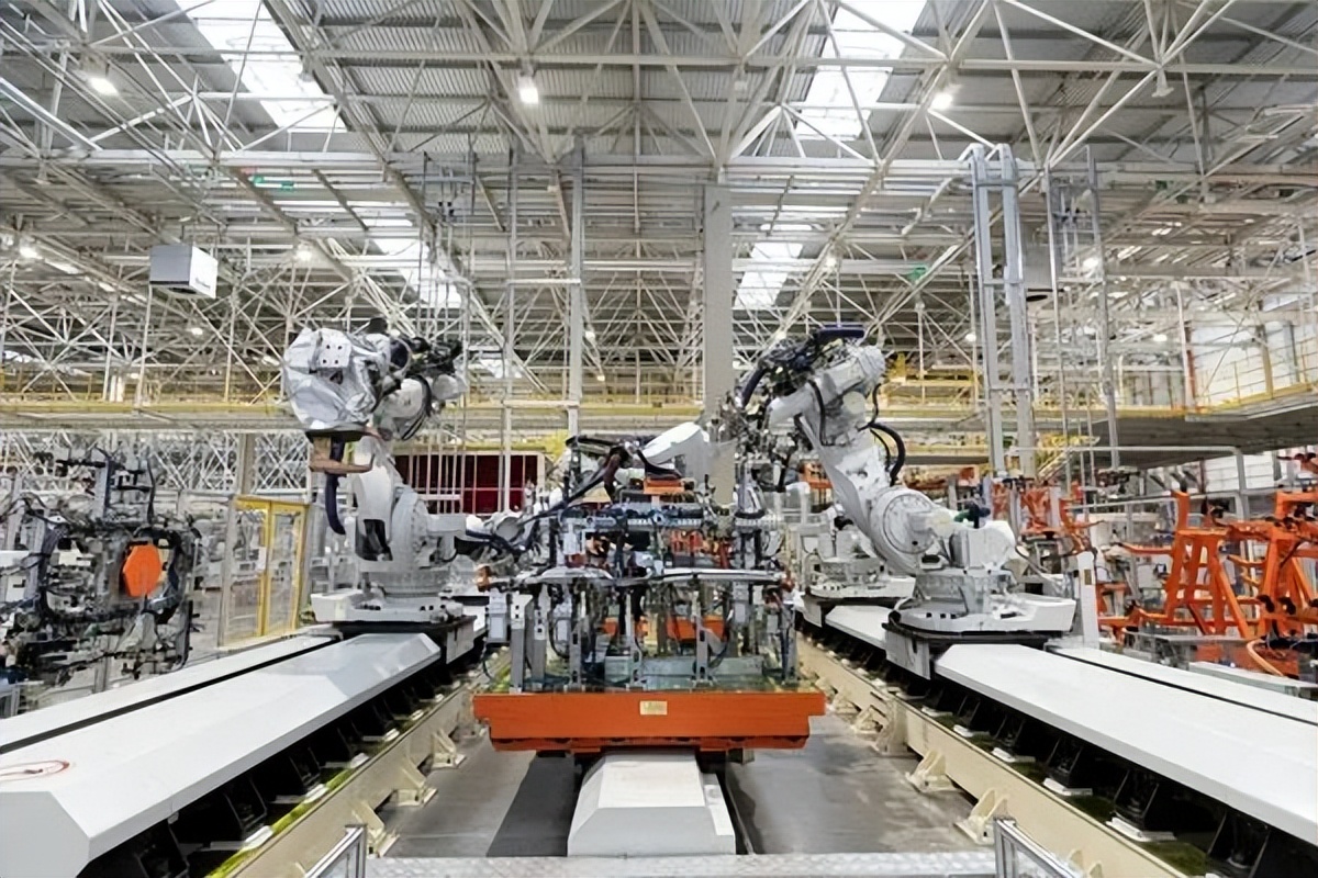 中国重汽跻身重卡世界三强,中国重汽跃居重卡销量第一