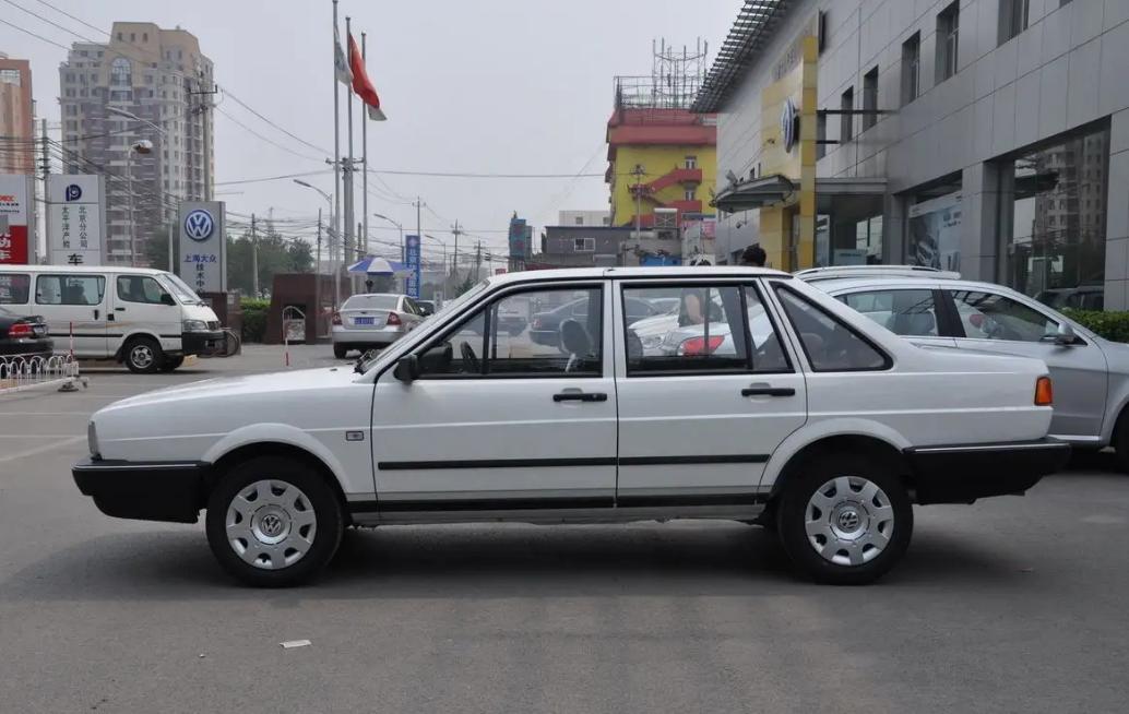 一代神车桑塔纳月销仅1台,桑塔纳为什么是国民神车