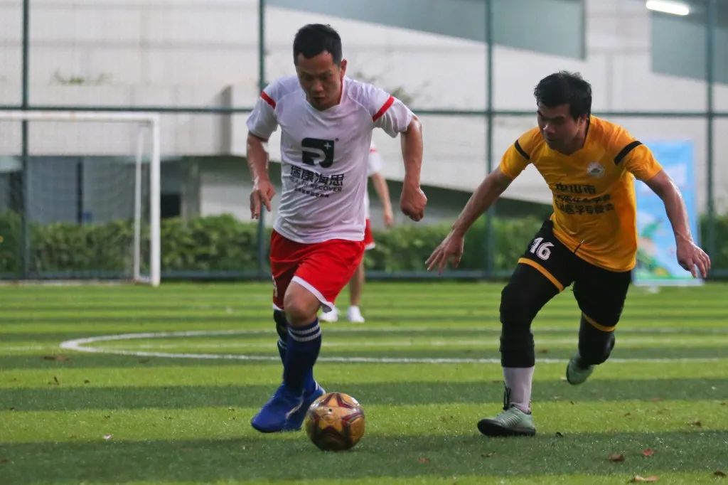 前叉韧带断裂术后可以踢球吗,韧带撕裂脚踝多久能打球