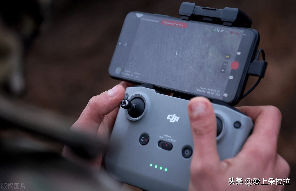 乌克兰购买军事武器,俄乌战场新武器