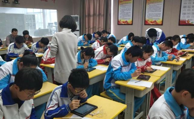 学校老师要求学生买平板有用吗,老师给学生买的平板