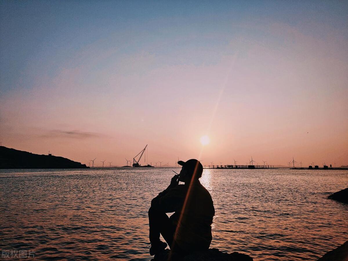 在深夜里反复听的一首歌,让人沉默的几首歌