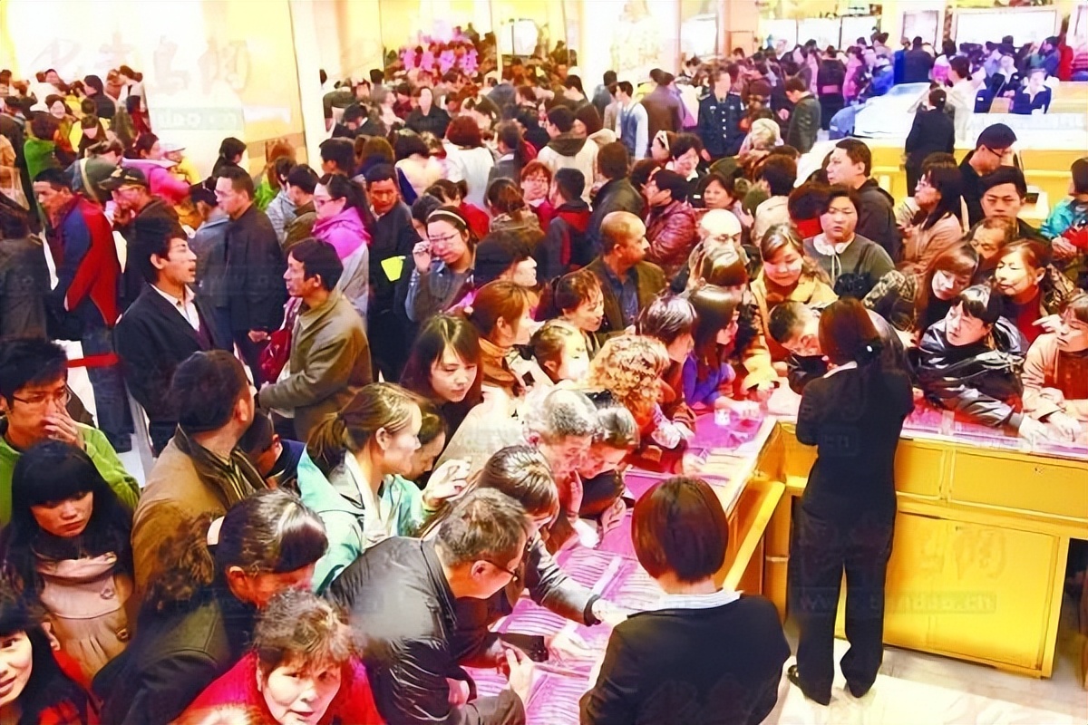 华尔街做空黄金事件完整,2013华尔街做空黄金的原因