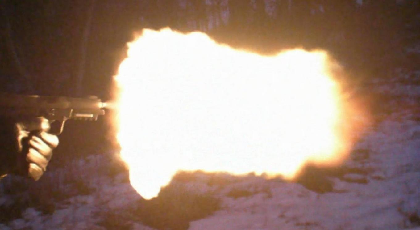 fn57冲锋手枪,防弹衣像纸糊的一样