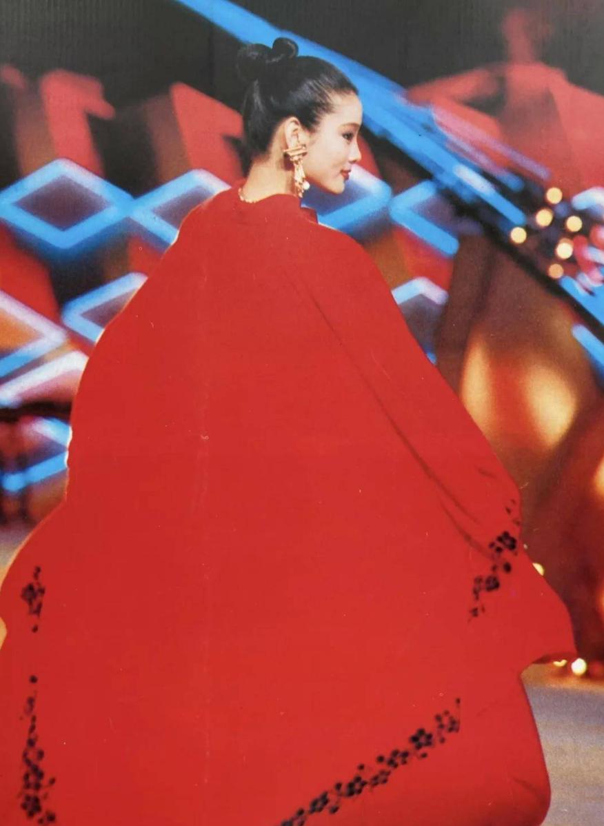 瞿颖年轻时的盛世美颜图文,初代瞿颖