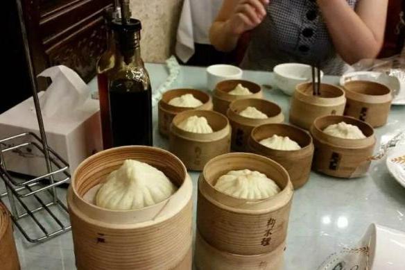 最牛路边摊小吃逆袭,最牛路边摊究竟有多牛