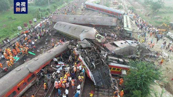 印度耗资百亿的大桥又塌了,印度耗资百亿大桥坍塌是真的吗