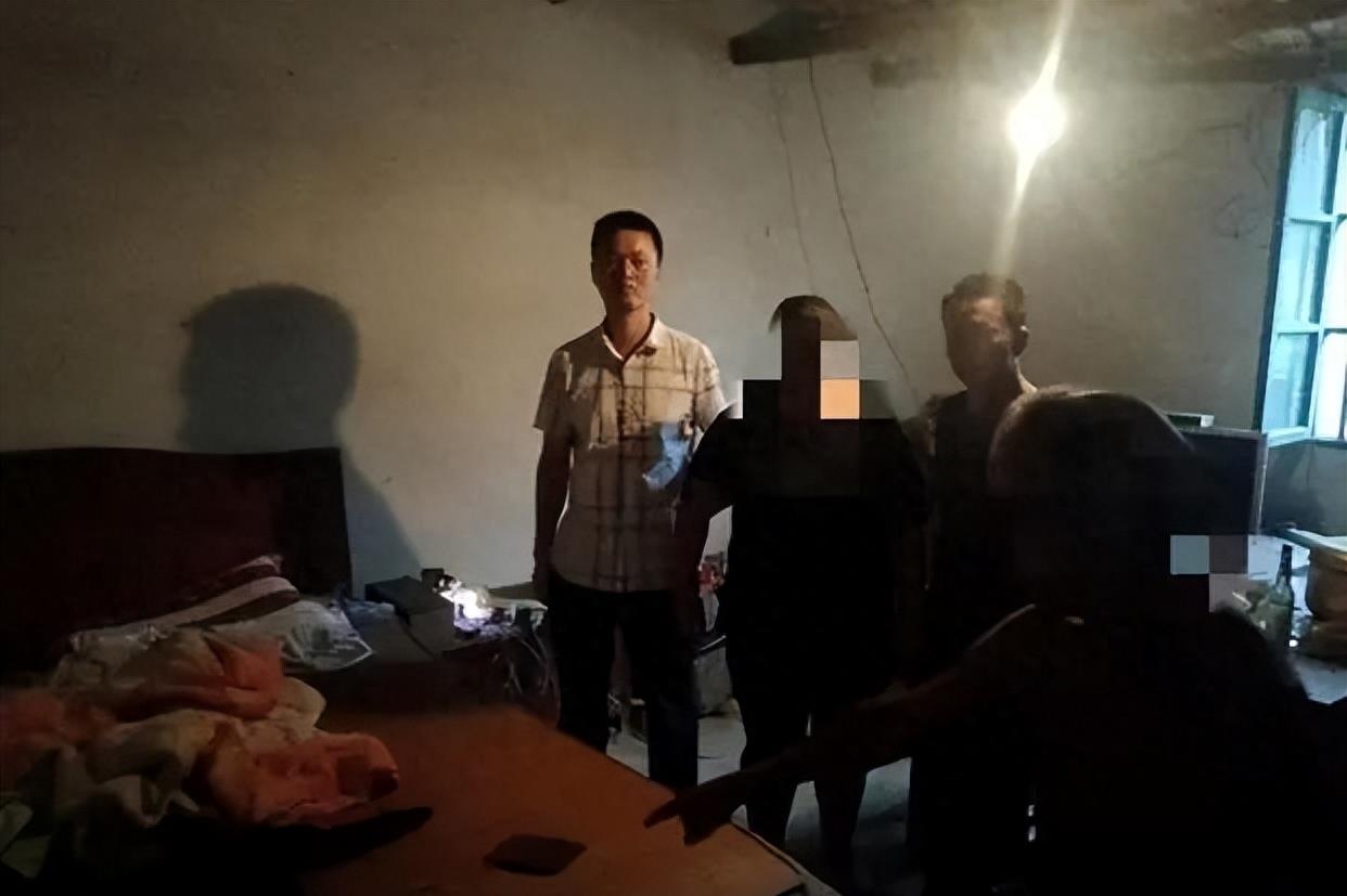 老人嫖娼后被偷1300元,七旬大爷嫖娼后钱被偷