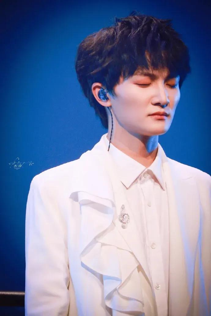 周深合唱天籁之音,周深歌曲惊艳全场