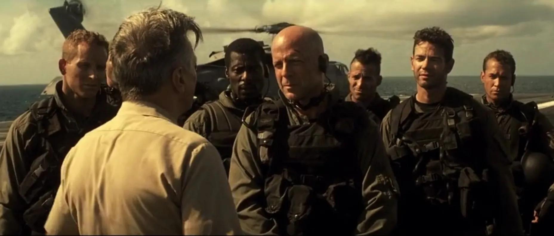 一生中必看的经典美国十佳战争片,太阳之泪很经典的一部战争片