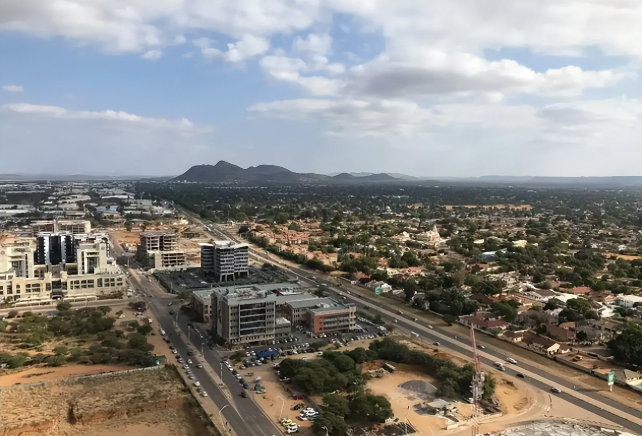 全球工资排名前十的国家,哪个国家工资收入最高