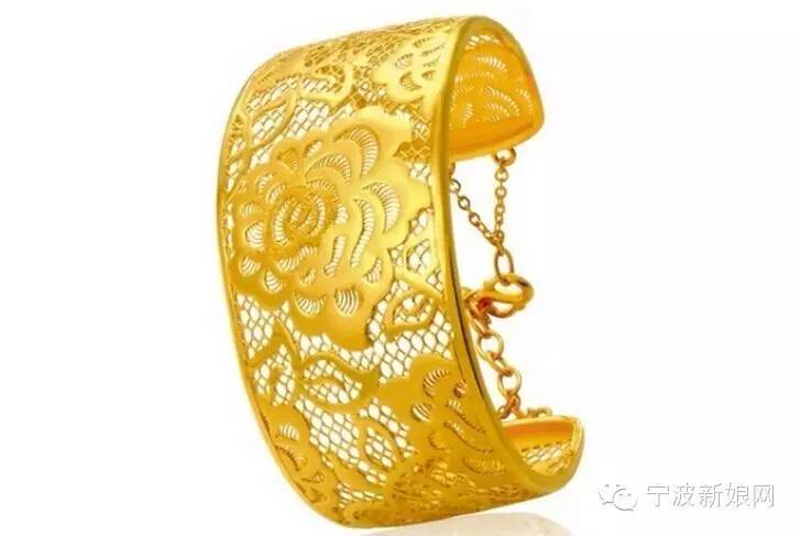 结婚当天必须戴三金么,结婚当天新娘必须戴三金