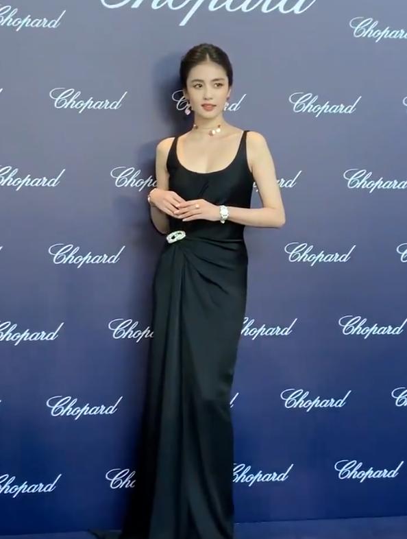 李沁gq红毯点评,gq红毯李沁第二套衣服