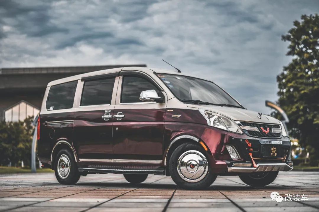 五菱荣光v七座变四座,五菱荣光v新款五座