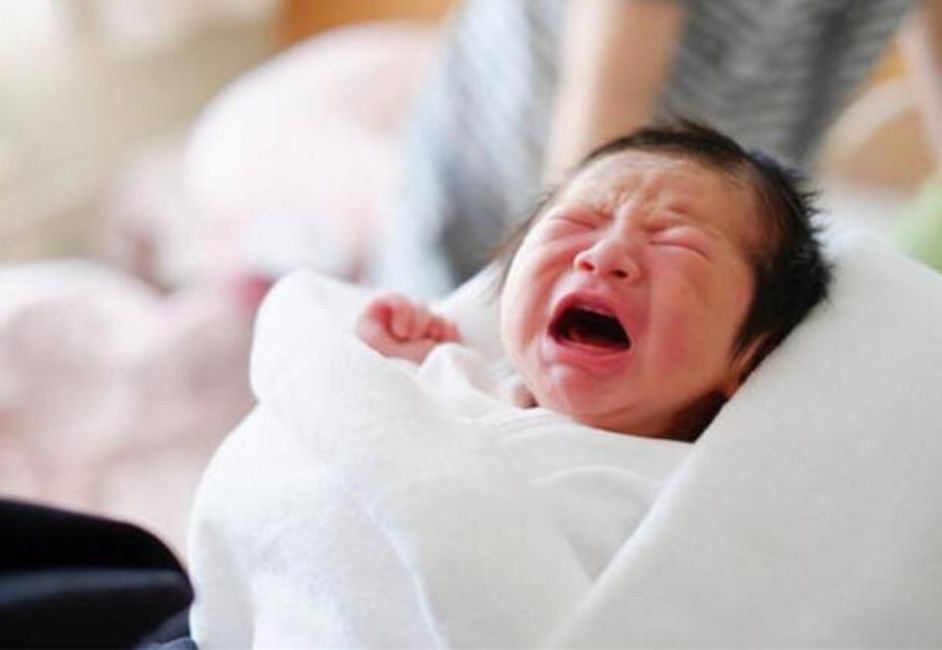 奶睡哭闹怎么办,怎么让宝宝适应奶奶哄睡