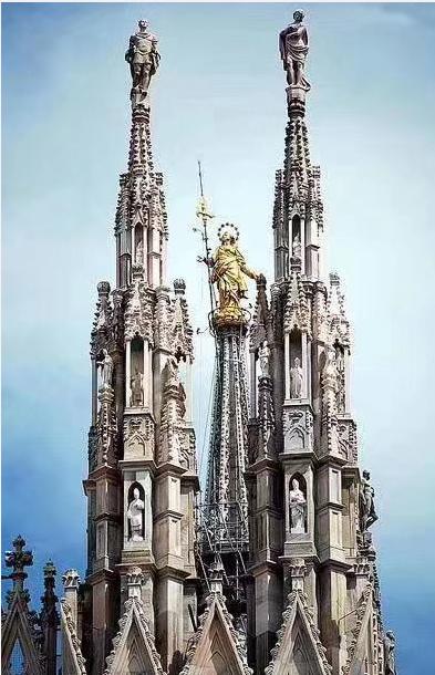 我是尖的，戳破天的那种！——哥特风格