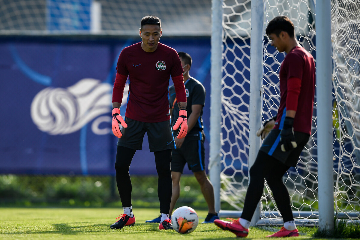 河南建业吴龑武汉谢场,吴龑大连踢河南神扑