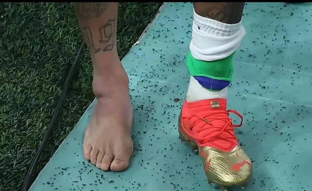 内马尔梅西c罗的世界杯战靴,c罗梅西内马尔同款球衣